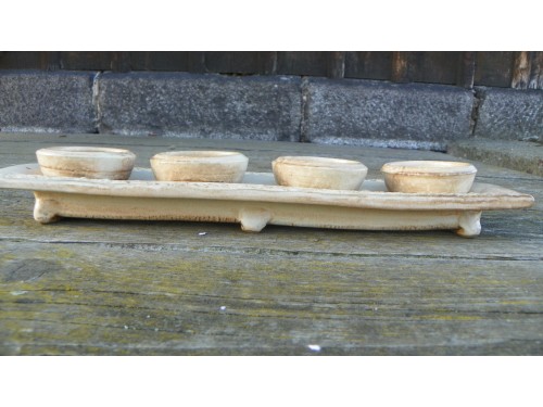 Svícen na čtyři svíce,rovný