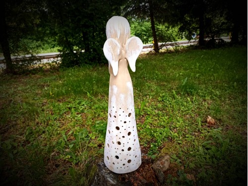 Anděl srdíčko v ruce.62cm